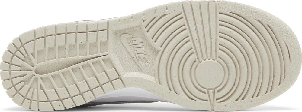 Nike Dunk Low Wmns SE Sisterhood