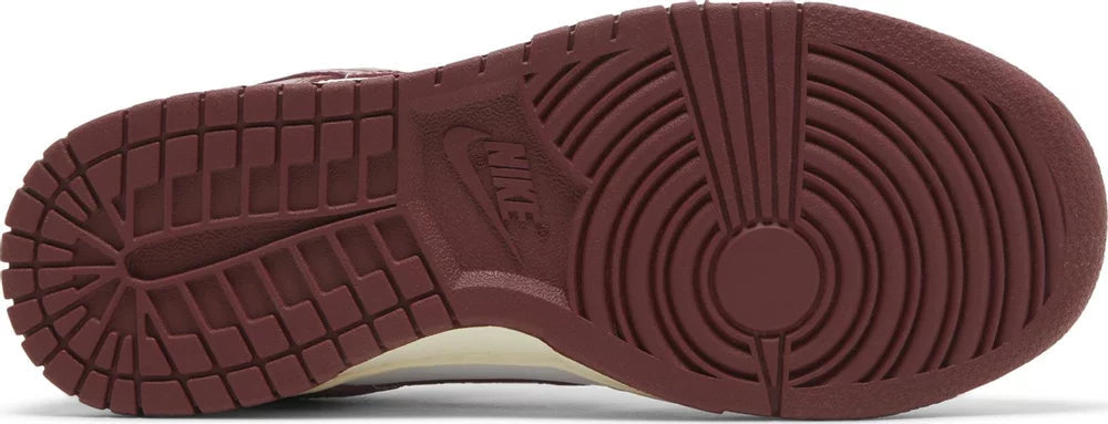 Nike Dunk Low Wmns Premium Team Red